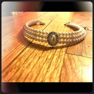Pearl choker